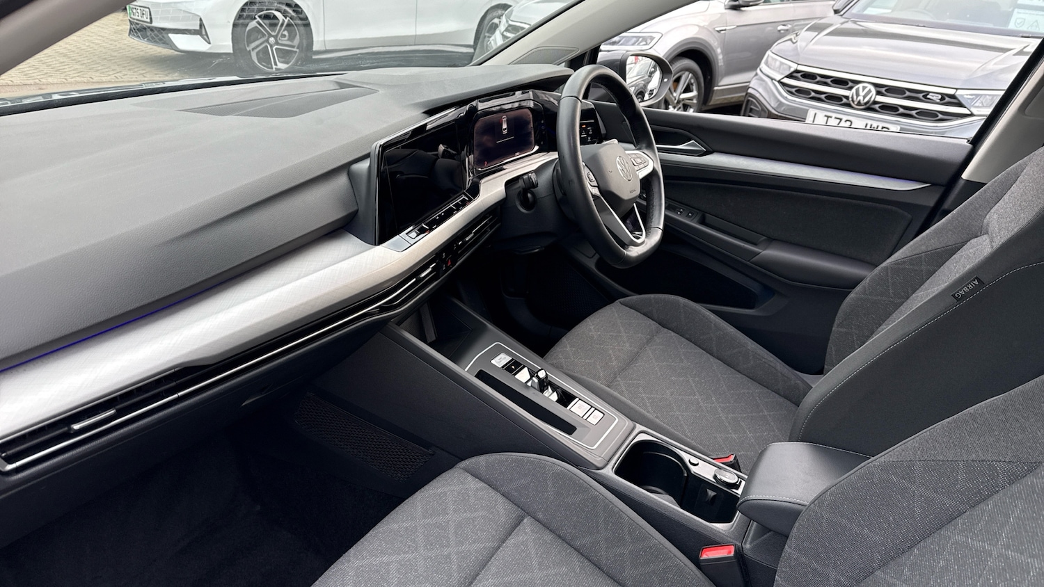 Used Volkswagen Golf 2023 for sale - 77044613: Photo 2