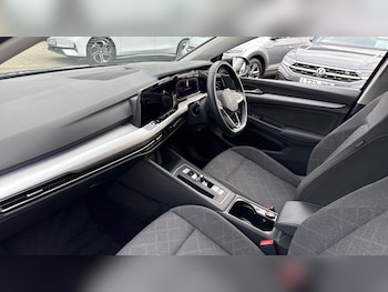 Used Volkswagen Golf 2023 for sale - 77044613: Photo