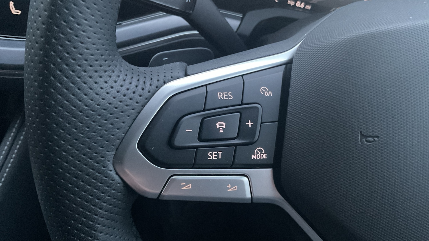 Used Volkswagen Touareg 2025 for sale - 77567333: Photo 17