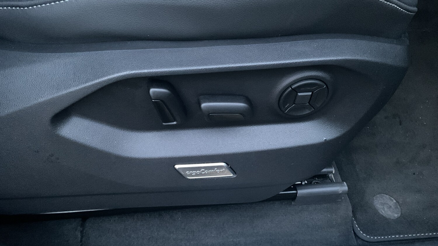 Used Volkswagen Touareg 2025 for sale - 77567333: Photo 32