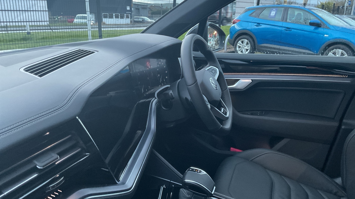 Used Volkswagen Touareg 2025 for sale - 77567333: Photo 6