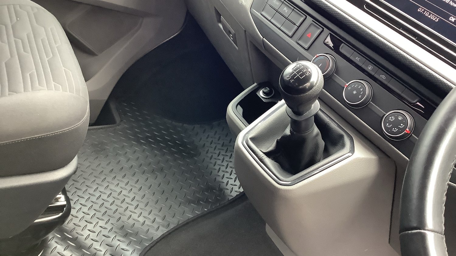 Used Volkswagen Transporter Shuttle 2020 for sale - 76230775: Photo 14