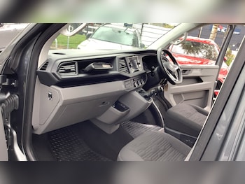 Used Volkswagen Transporter Shuttle 2020 for sale - 76230775: Photo 2
