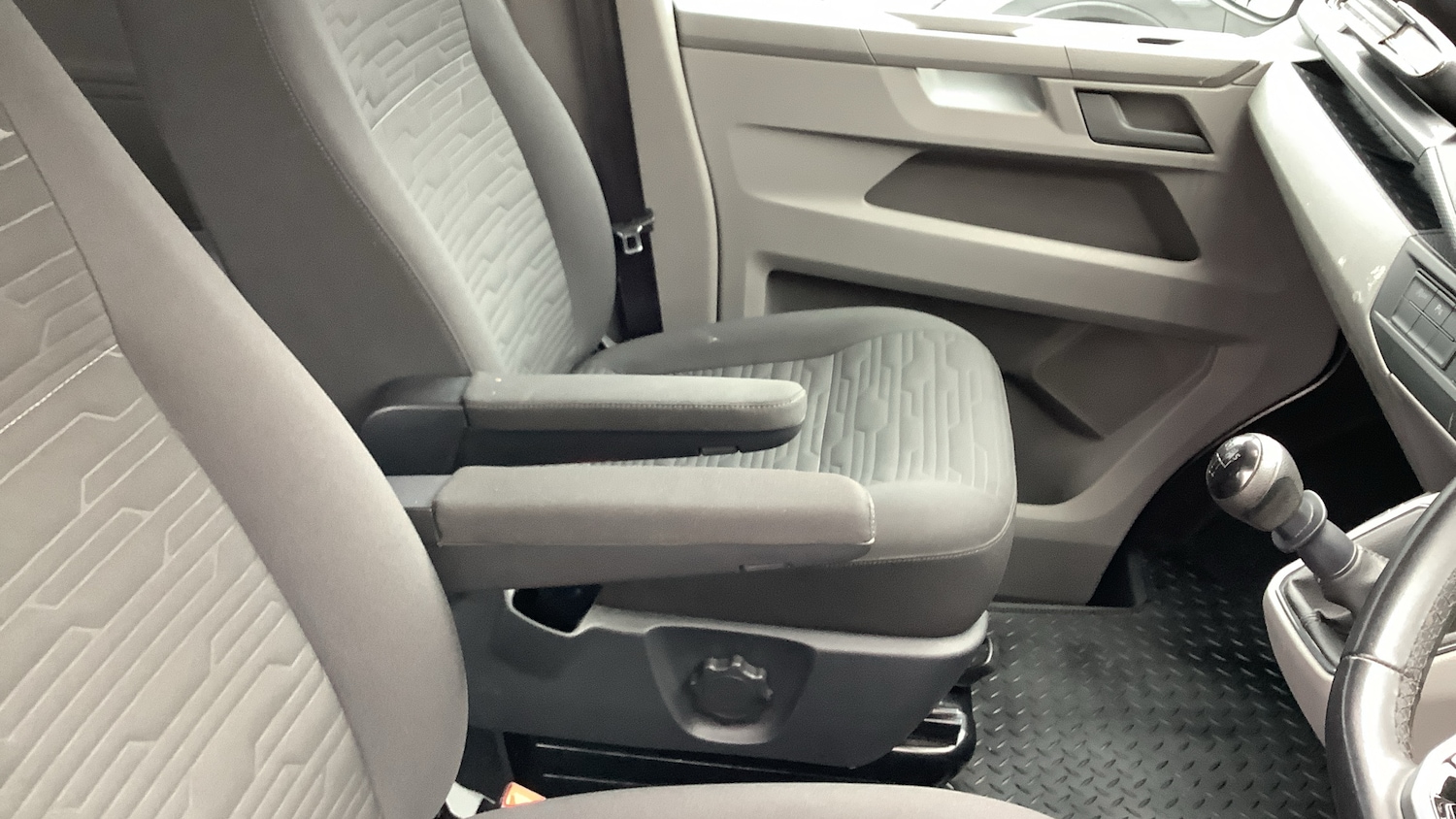 Used Volkswagen Transporter Shuttle 2020 for sale - 76230775: Photo 35