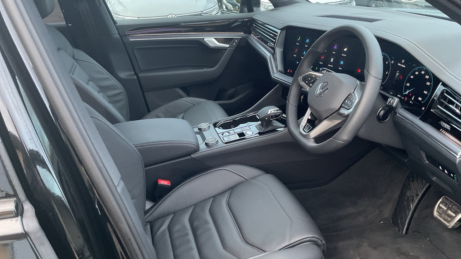 Used Volkswagen Touareg 2025 for sale - 77245099: Photo 15