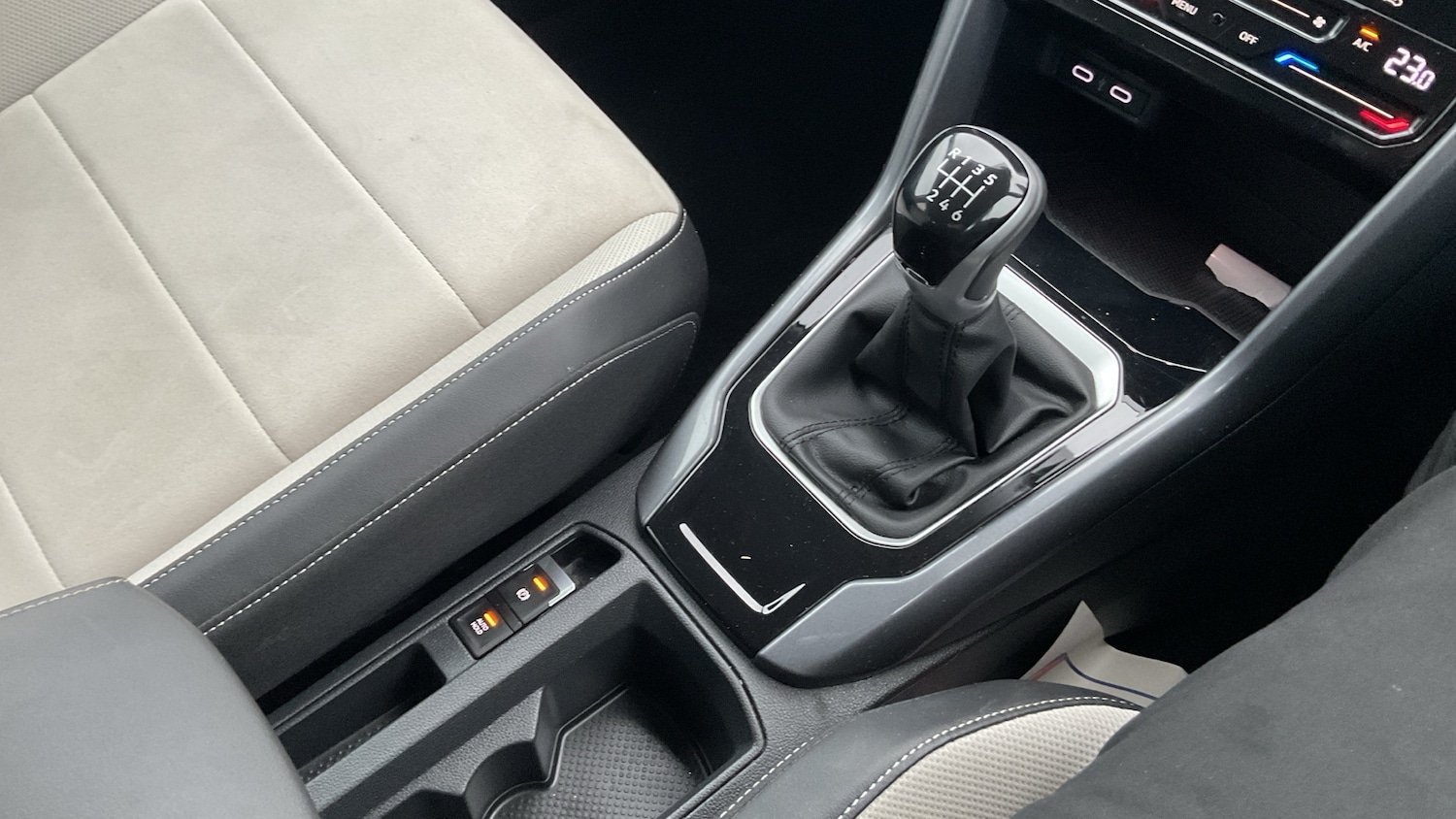 Used Volkswagen T-Roc 2022 for sale - 77033334: Photo 14