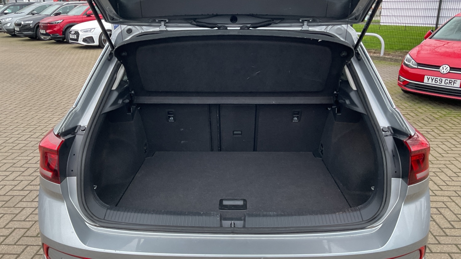 Used Volkswagen T-Roc 2022 for sale - 77033334: Photo 20