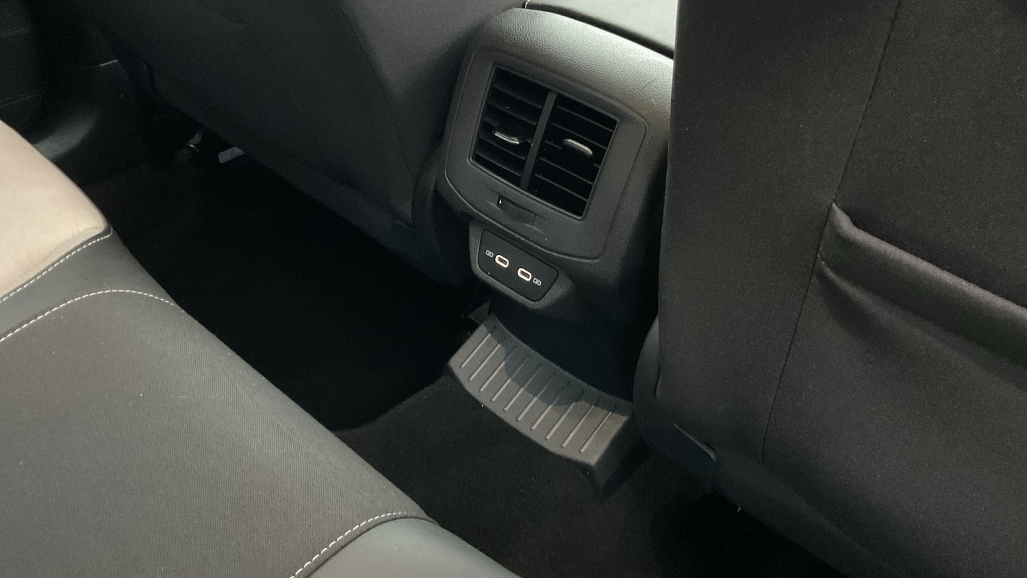 Used Volkswagen T-Roc 2022 for sale - 77033334: Photo 30