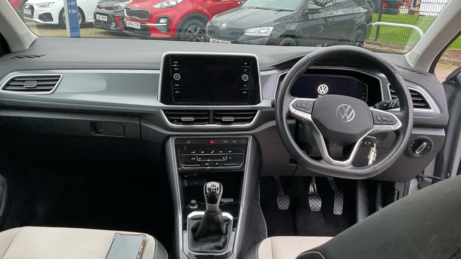 Used Volkswagen T-Roc 2022 for sale - 77033334: Photo 9