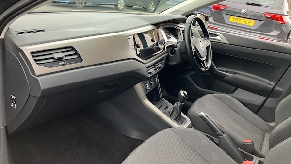 Used Volkswagen Polo 2021 for sale - 76298875: Photo 2