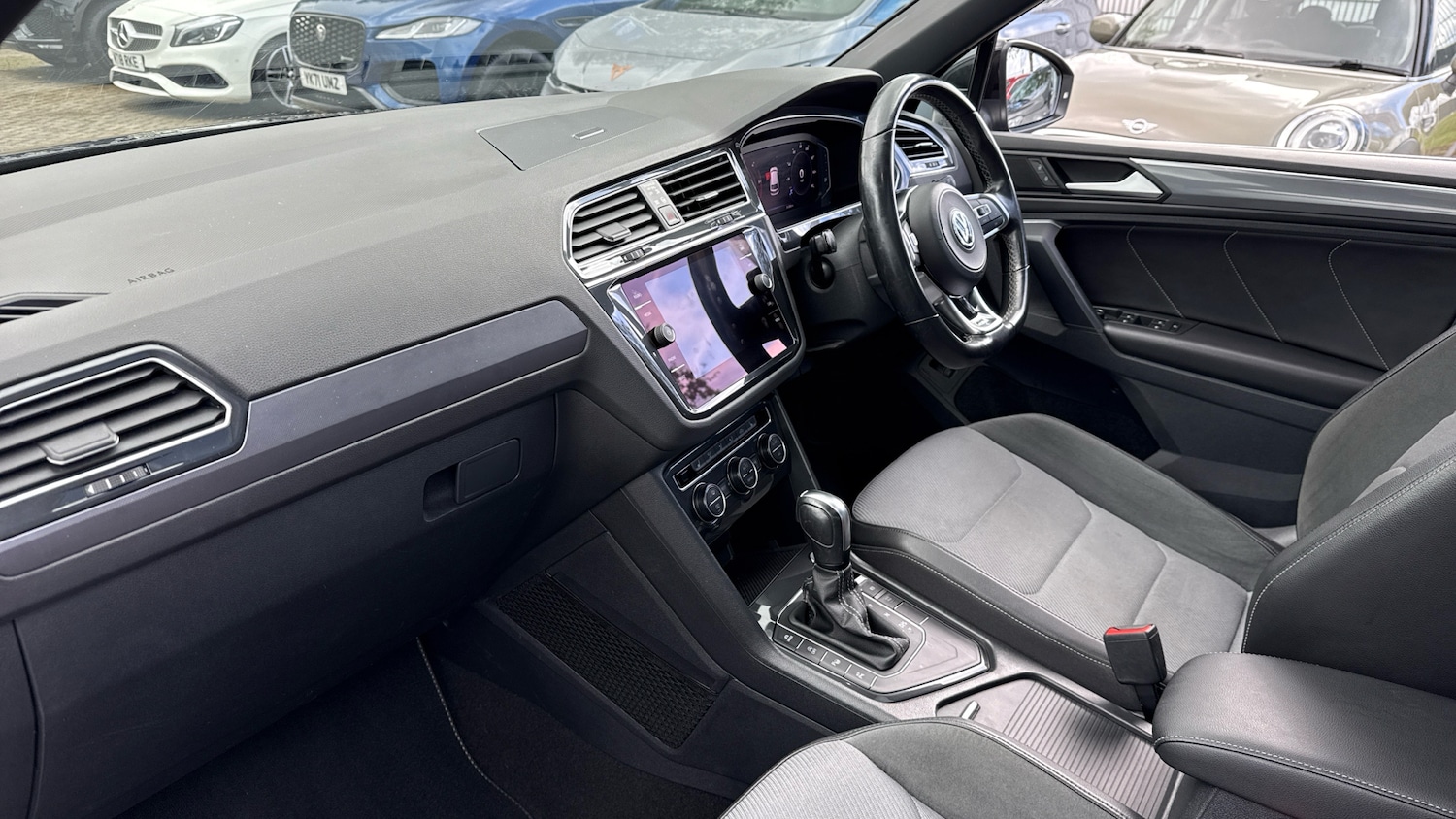 Used Volkswagen Tiguan 2020 for sale - 75972802: Photo 2