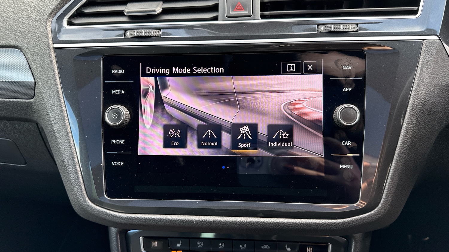 Used Volkswagen Tiguan 2020 for sale - 75972802: Photo 39