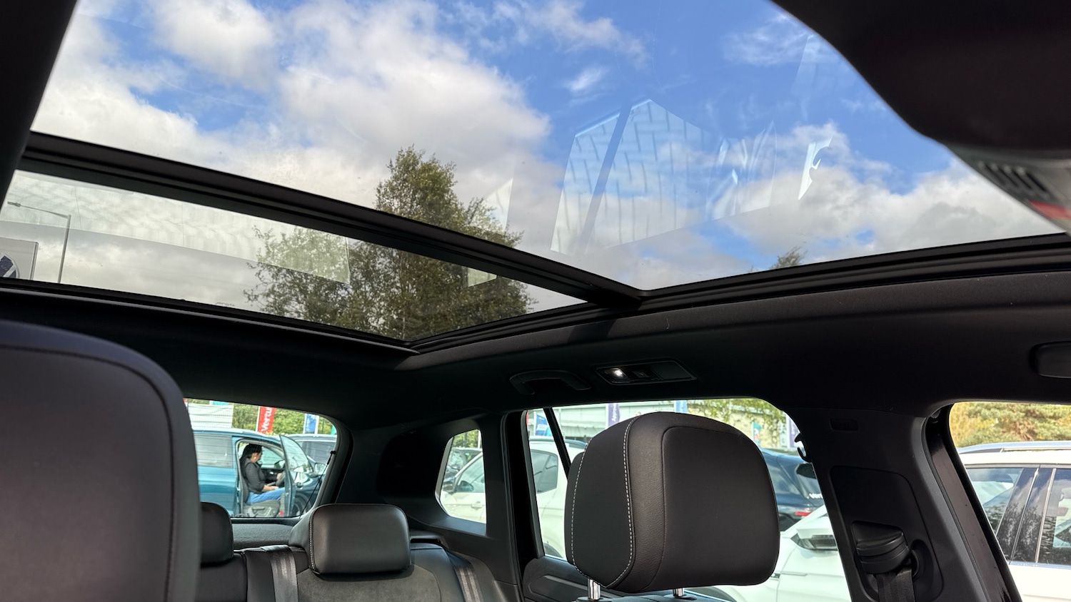 Used Volkswagen Tiguan 2020 for sale - 75972802: Photo 45