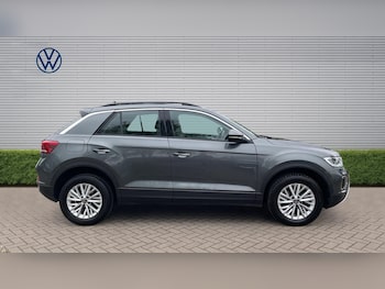 Used Volkswagen T-Roc 2023 for sale - 78558555: Photo