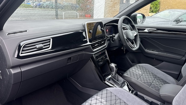 Used Volkswagen T-Roc 2025 for sale - 76063686: Photo 2