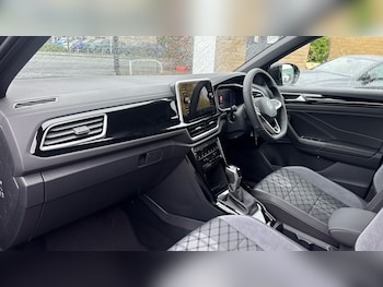 Used Volkswagen T-Roc 2025 for sale - 76063686: Photo 2