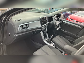 Used Volkswagen T-Roc 2022 for sale - 76265868: Photo