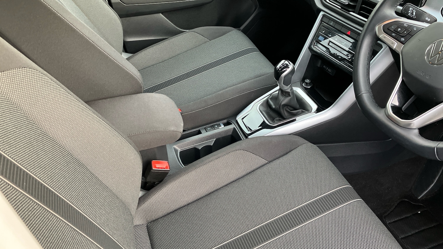 Used Volkswagen T-Roc 2023 for sale - 77687874: Photo 14