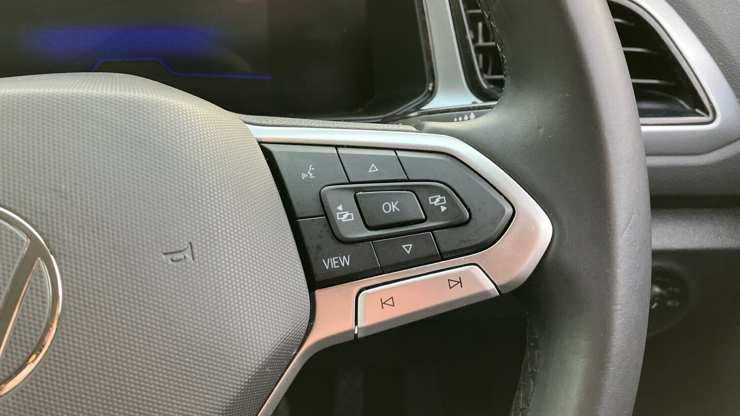 Used Volkswagen T-Roc 2023 for sale - 77687874: Photo 18