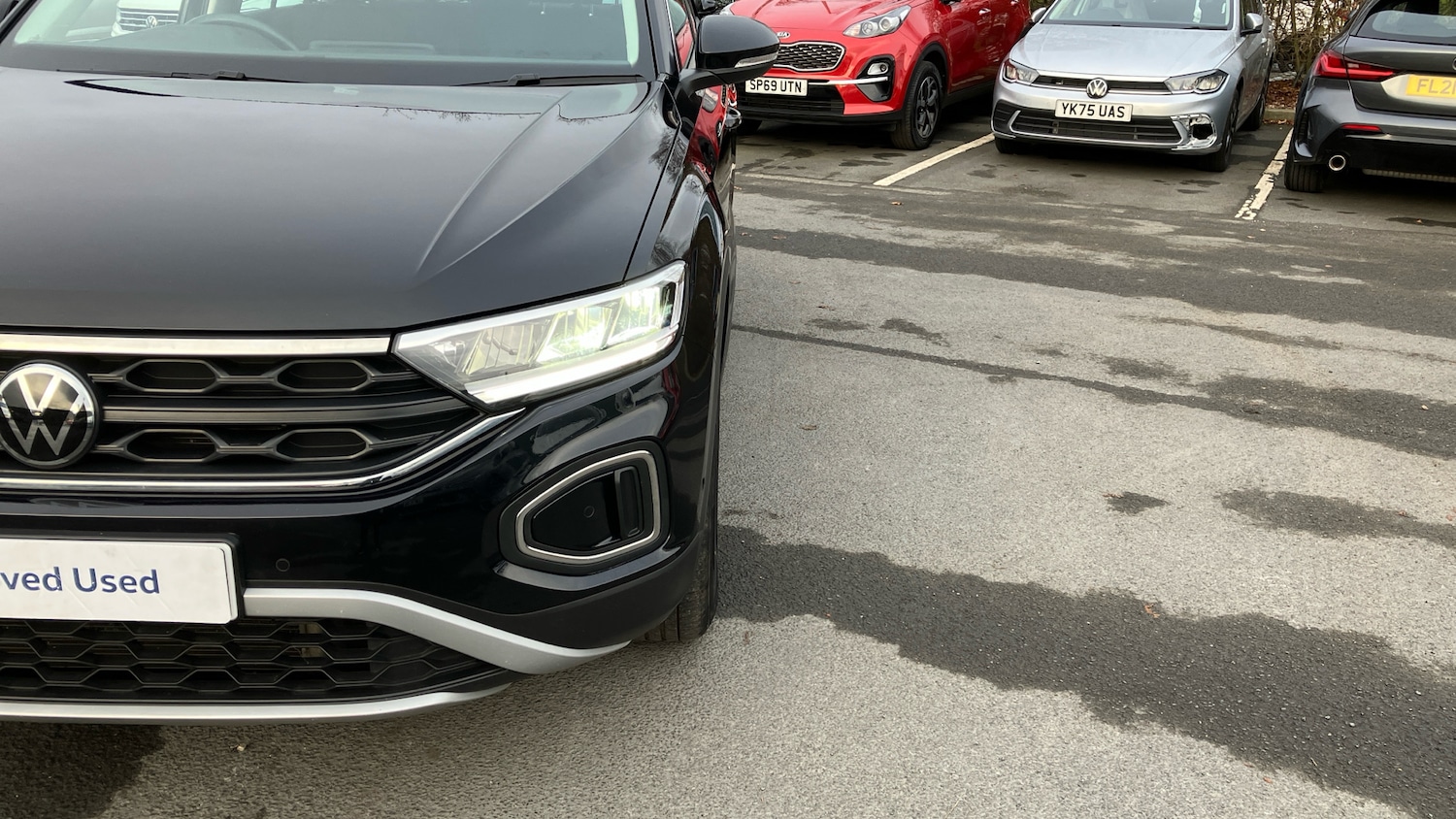 Used Volkswagen T-Roc 2023 for sale - 77687874: Photo 32