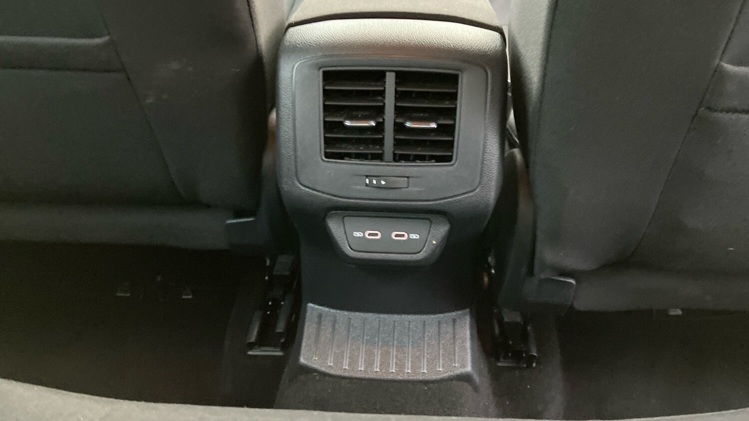 Used Volkswagen T-Roc 2023 for sale - 77687874: Photo 38