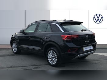 Used Volkswagen T-Roc 2023 for sale - 77687874: Photo