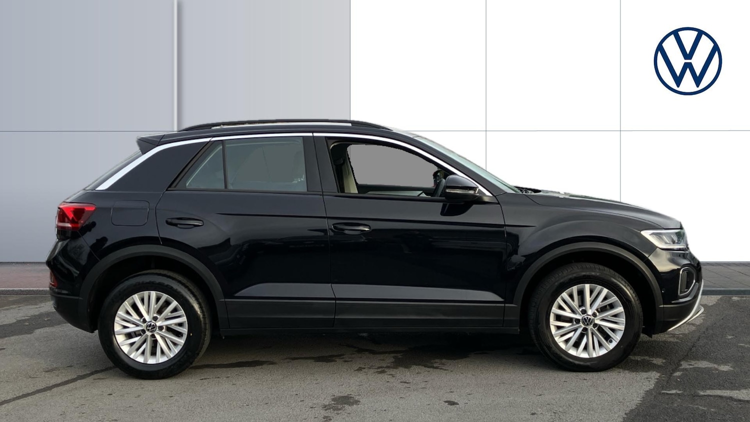 Used Volkswagen T-Roc 2023 for sale - 77687874: Photo 4