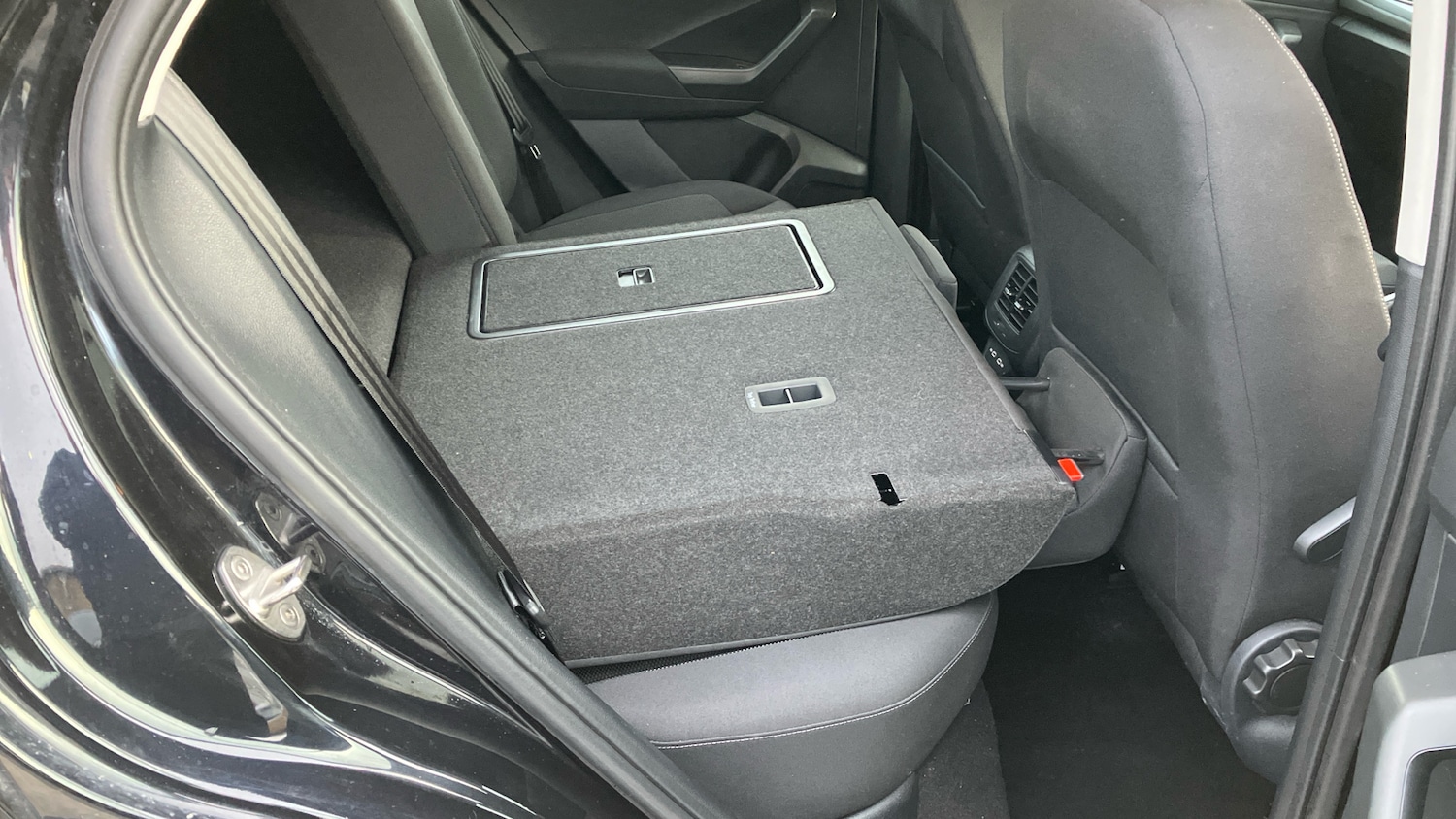 Used Volkswagen T-Roc 2023 for sale - 77687874: Photo 40