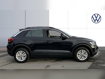 Used Volkswagen T-Roc 2023 for sale - 77687874: Photo