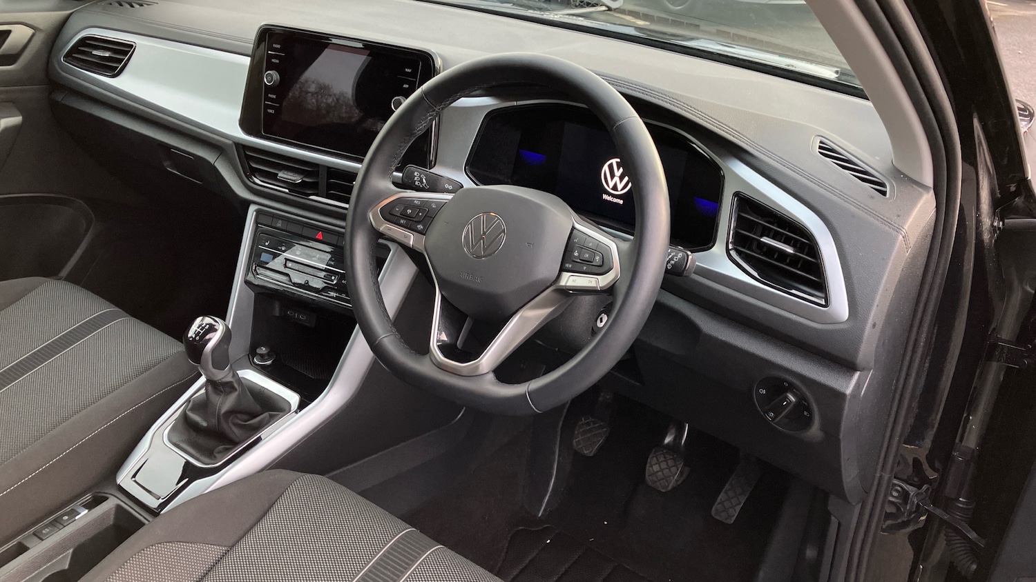 Used Volkswagen T-Roc 2023 for sale - 77687874: Photo 6