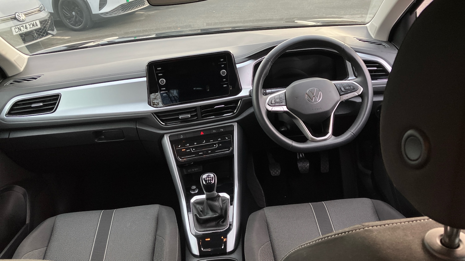 Used Volkswagen T-Roc 2023 for sale - 77687874: Photo 9