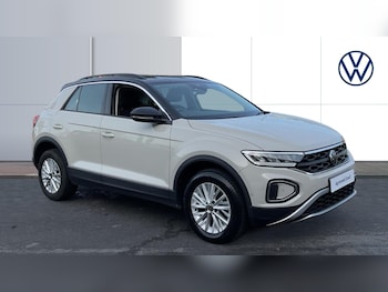 Used Volkswagen T-Roc 2023 for sale - 77570560: Photo