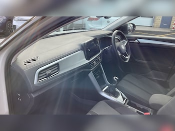 Used Volkswagen T-Roc 2023 for sale - 77570560: Photo