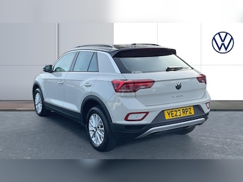 Used Volkswagen T-Roc 2023 for sale - 77570560: Photo