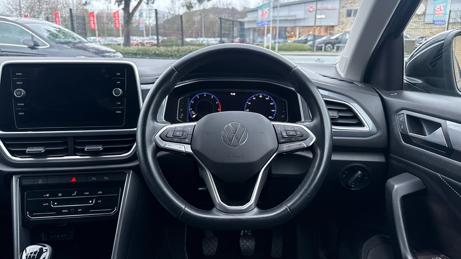 Used Volkswagen T-Roc 2022 for sale - 77431061: Photo 10