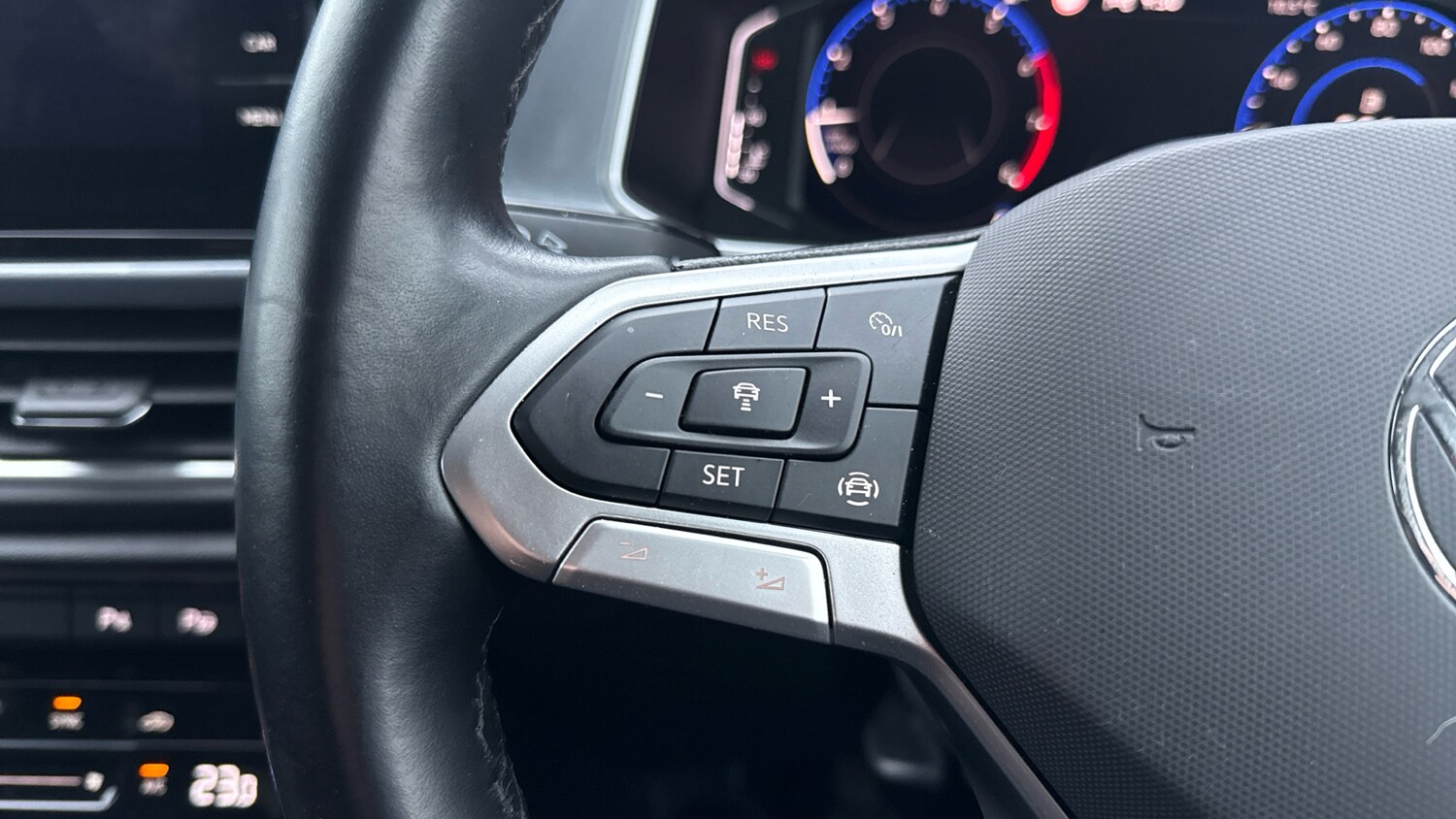 Used Volkswagen T-Roc 2022 for sale - 77431061: Photo 17