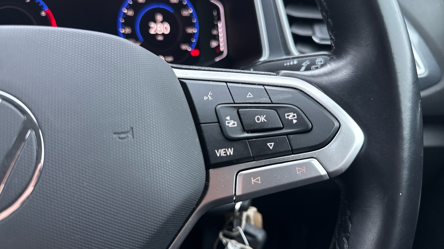 Used Volkswagen T-Roc 2022 for sale - 77431061: Photo 18