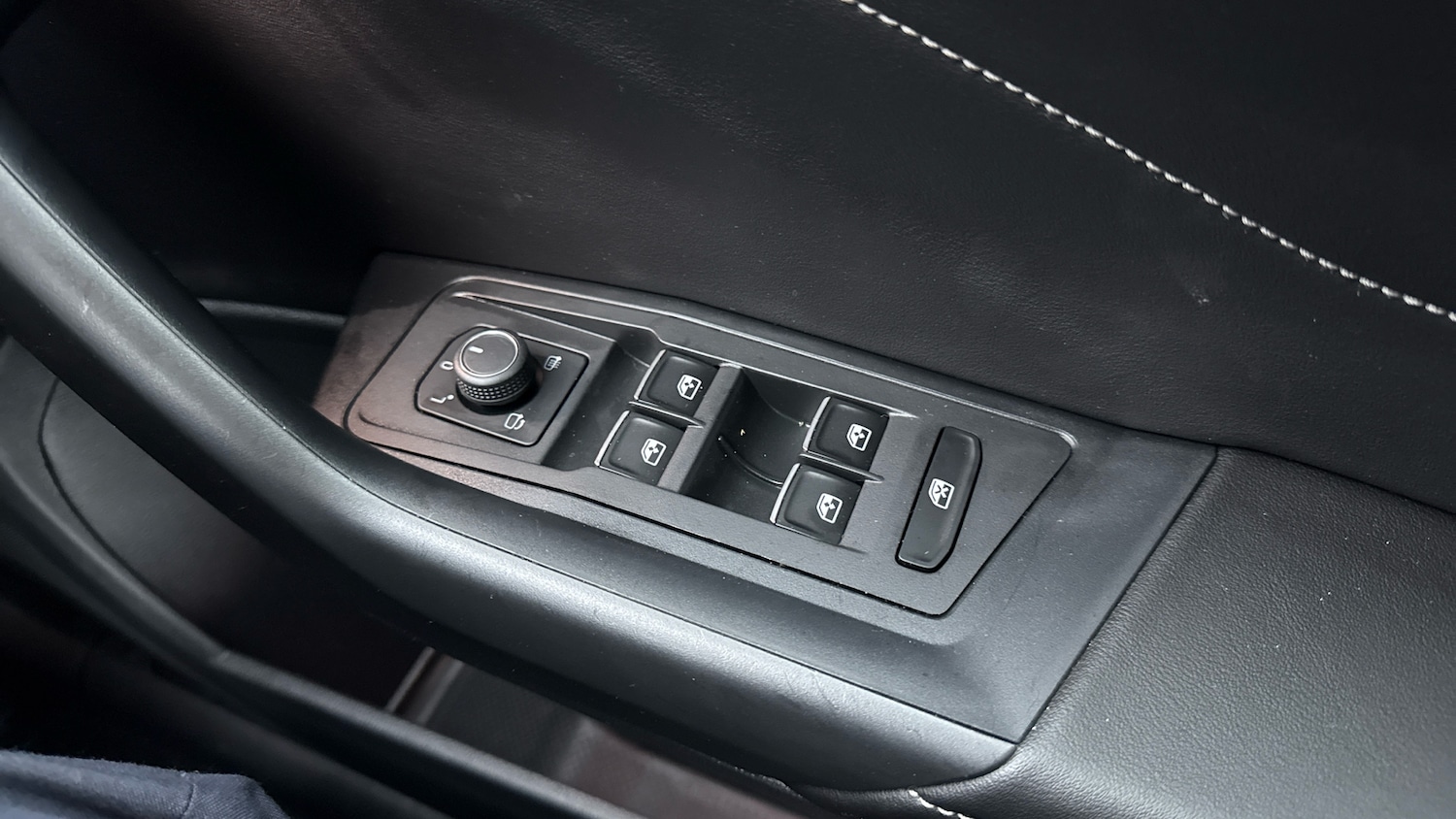 Used Volkswagen T-Roc 2022 for sale - 77431061: Photo 32