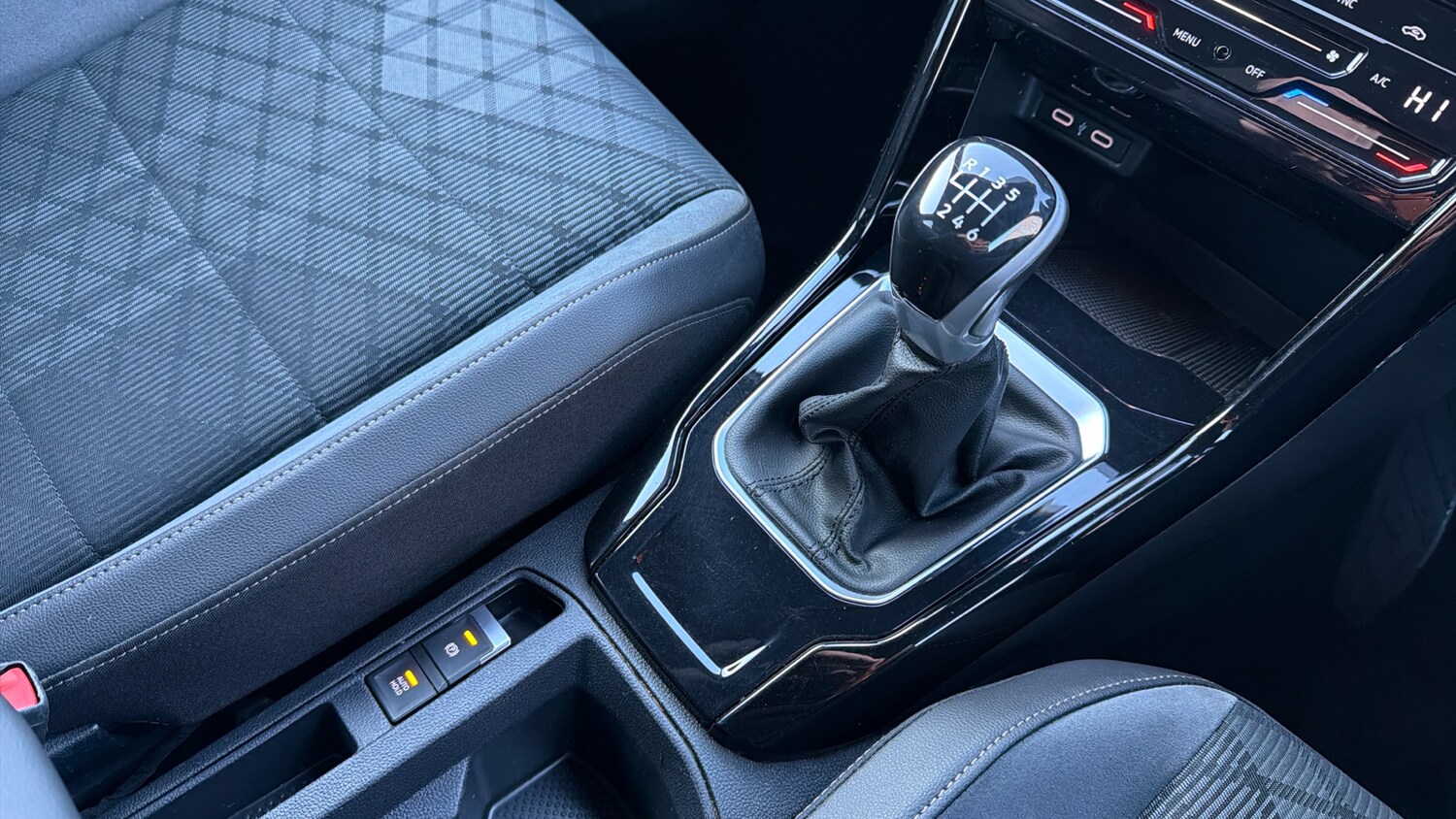 Used Volkswagen T-Roc 2022 for sale - 77516339: Photo 13