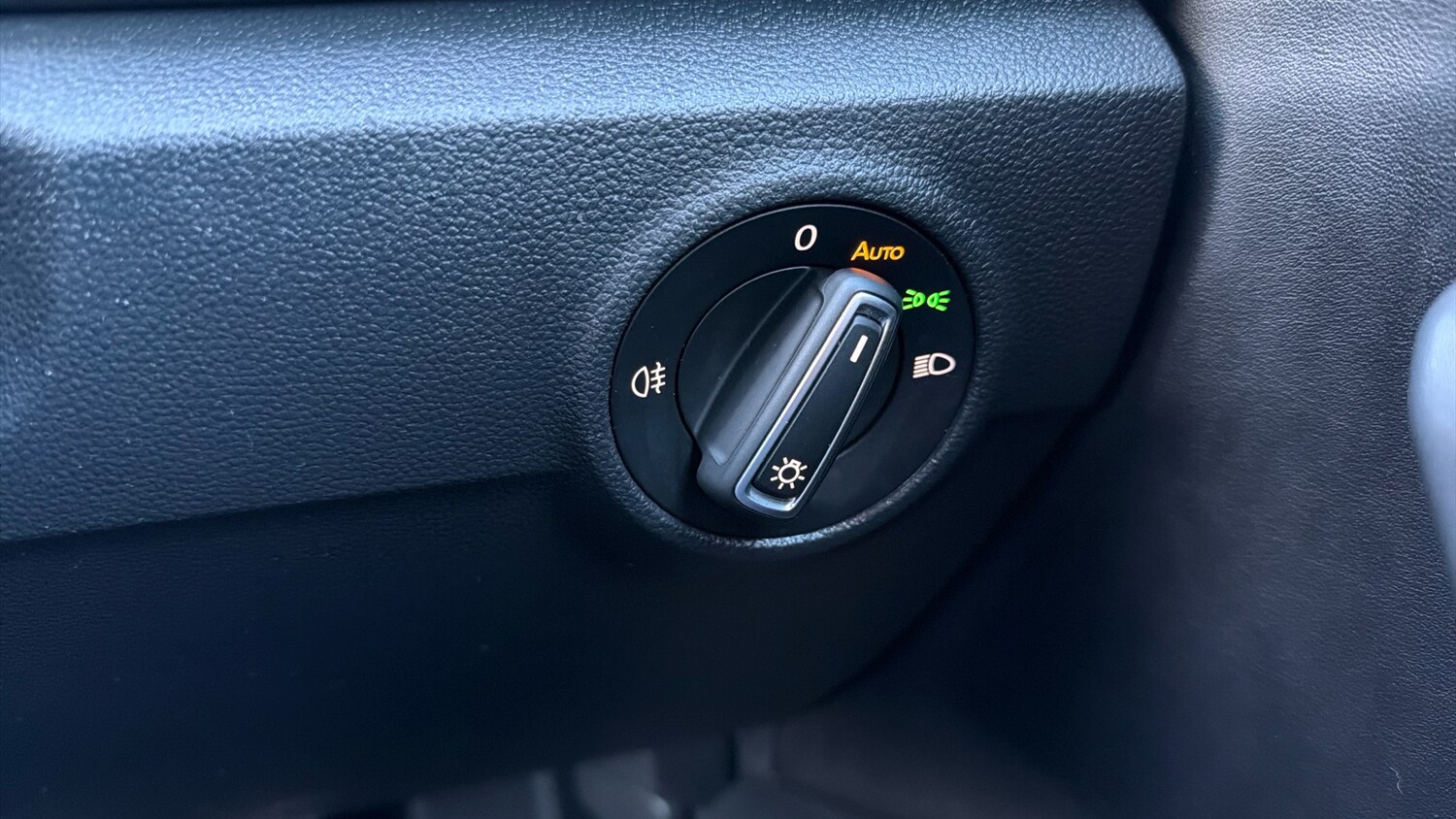 Used Volkswagen T-Roc 2022 for sale - 77516339: Photo 34