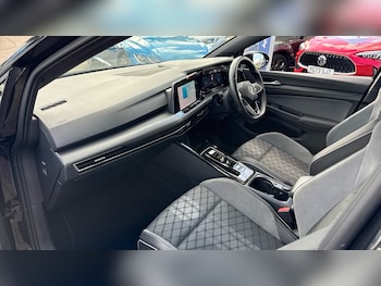 Used Volkswagen Golf 2023 for sale - 76289108: Photo