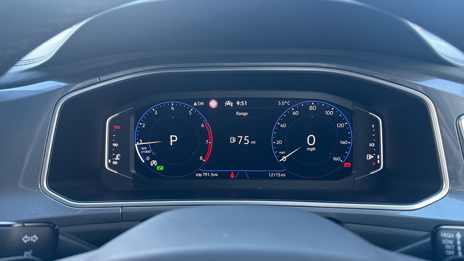 Used Volkswagen T-Roc 2023 for sale - 77245405: Photo 11