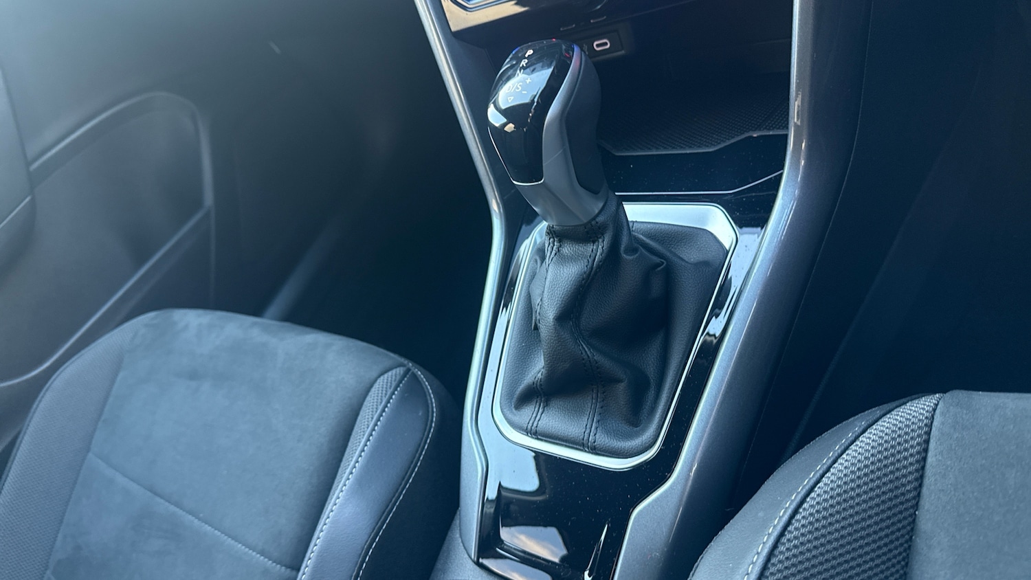 Used Volkswagen T-Roc 2023 for sale - 77245405: Photo 14