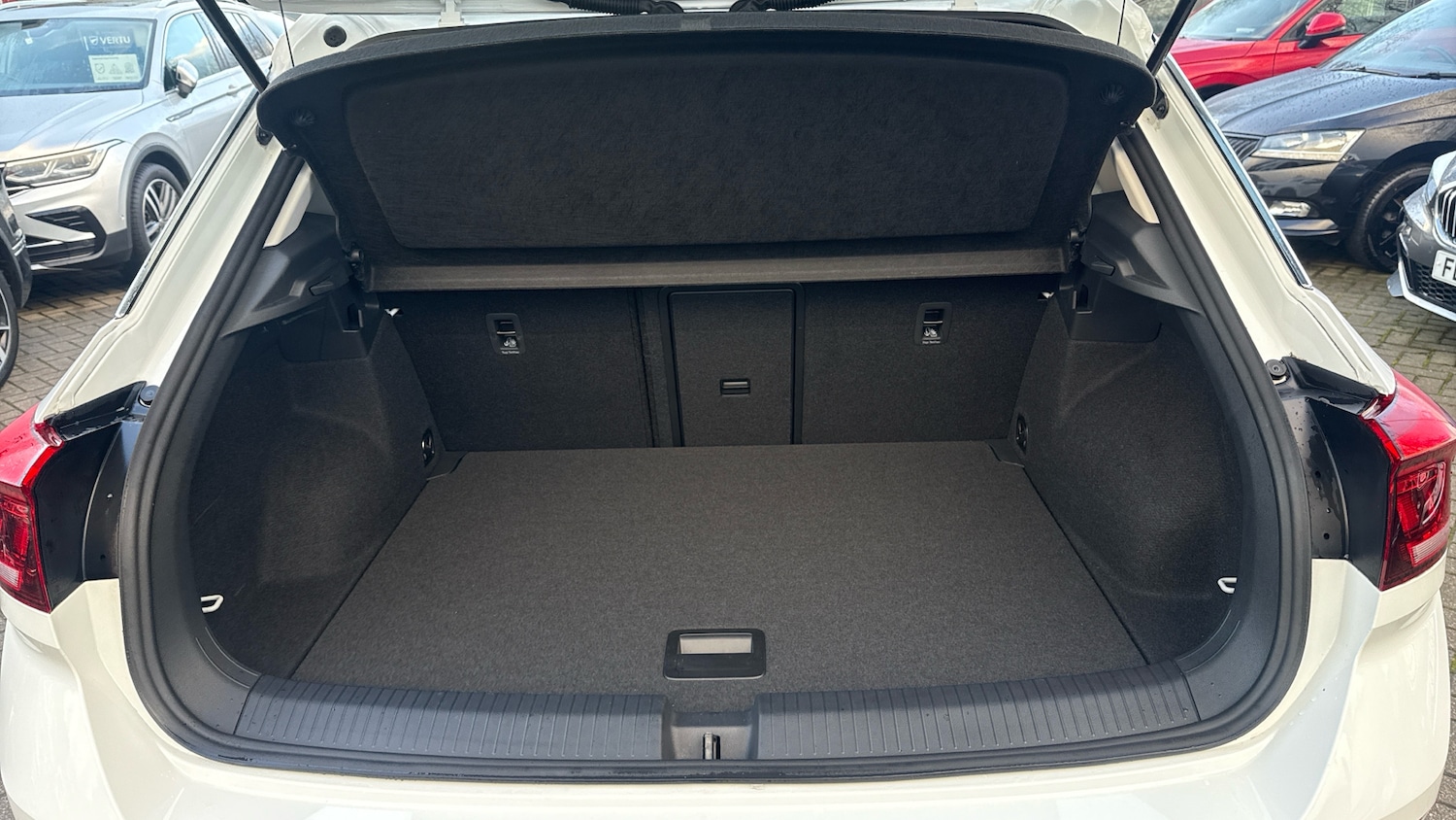 Used Volkswagen T-Roc 2023 for sale - 77245405: Photo 20