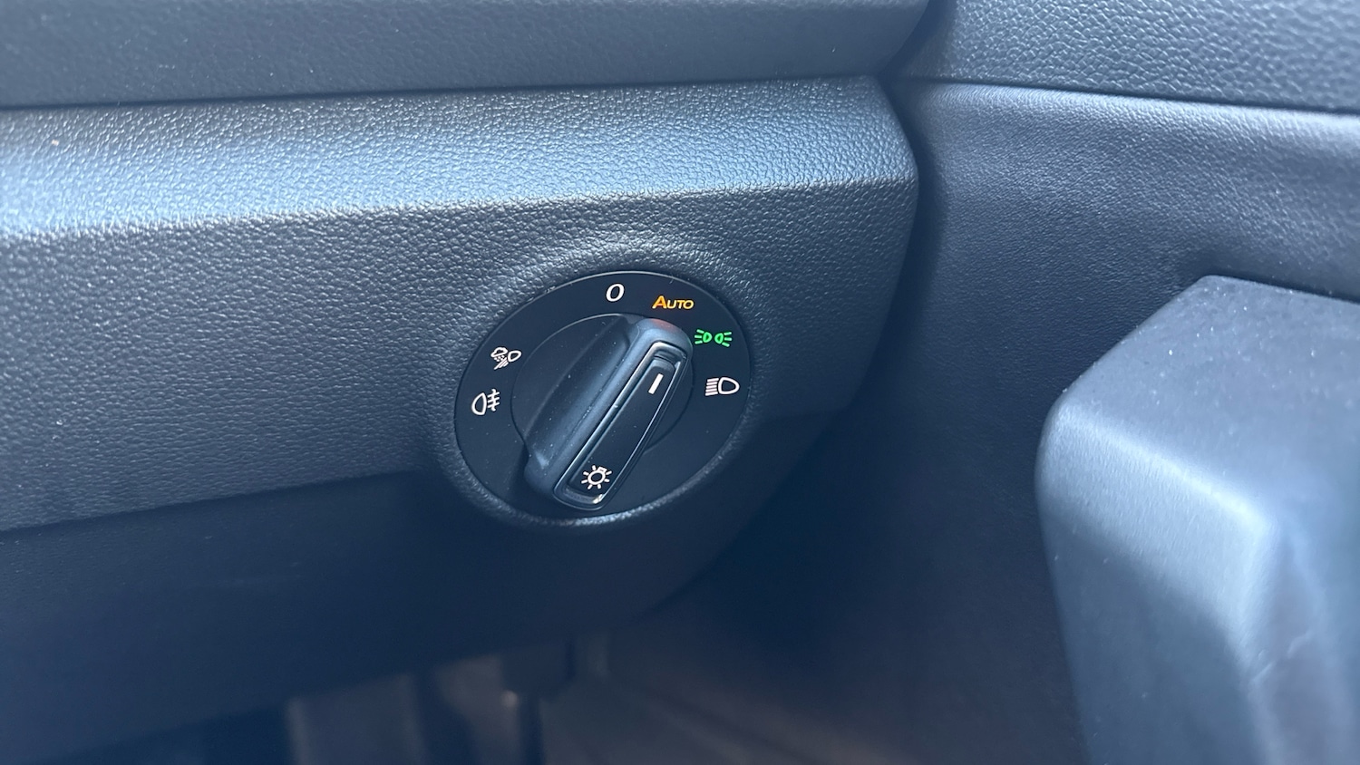 Used Volkswagen T-Roc 2023 for sale - 77245405: Photo 24