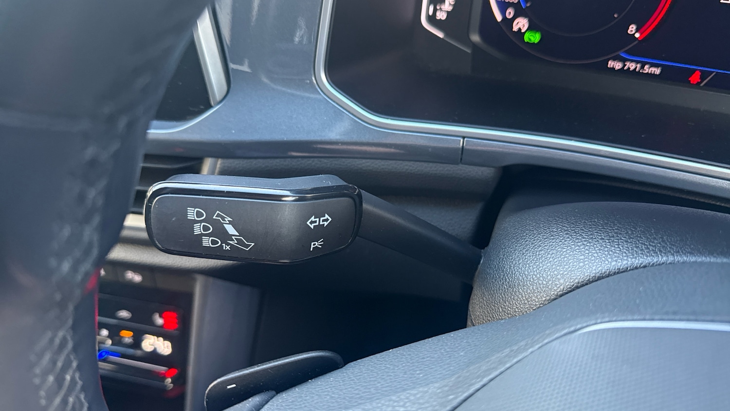 Used Volkswagen T-Roc 2023 for sale - 77245405: Photo 26