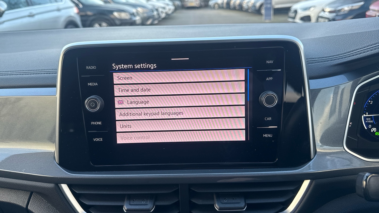 Used Volkswagen T-Roc 2023 for sale - 77245405: Photo 34