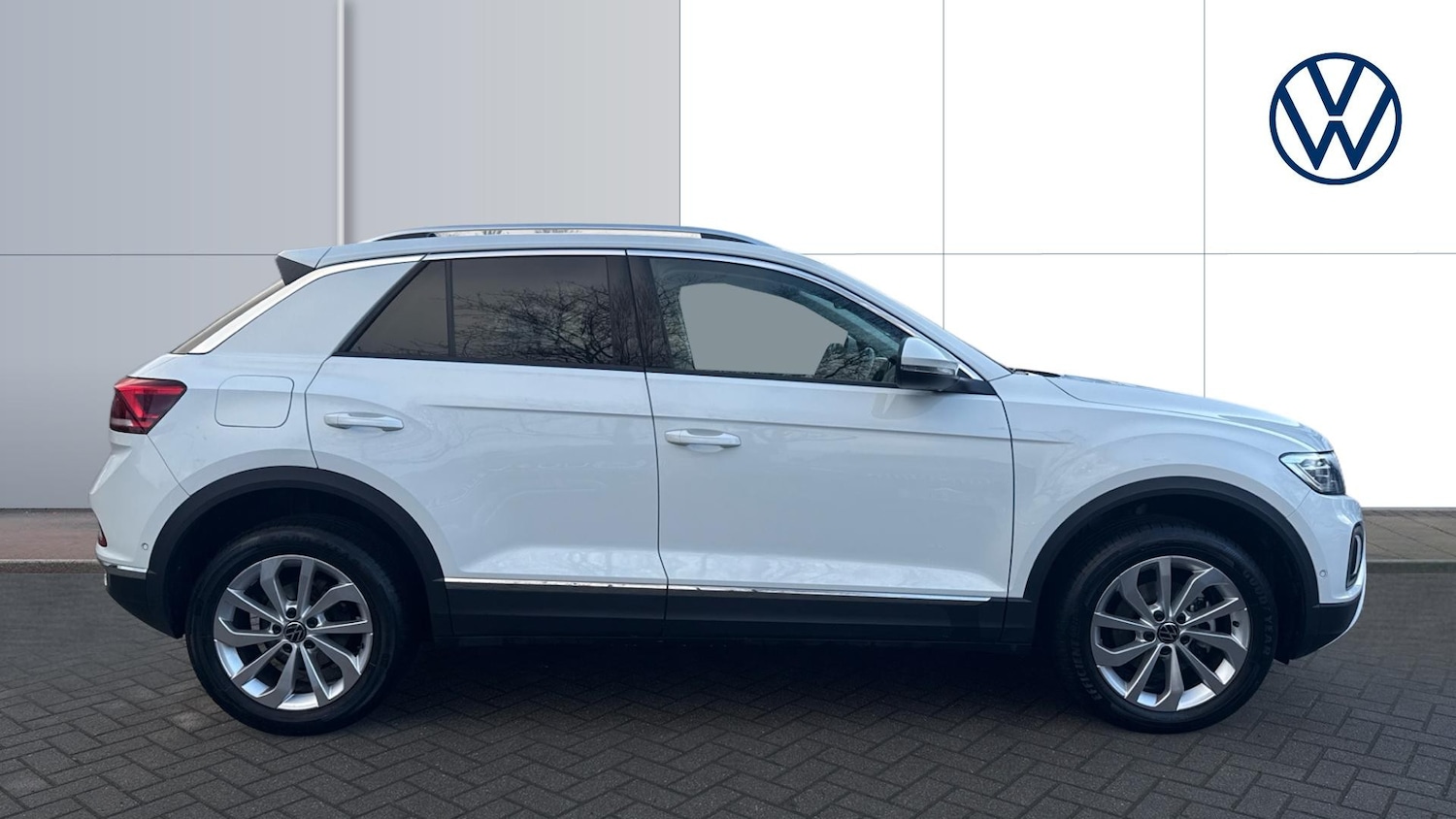 Used Volkswagen T-Roc 2023 for sale - 77245405: Photo 4