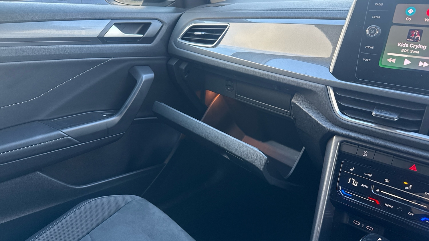 Used Volkswagen T-Roc 2023 for sale - 77245405: Photo 41