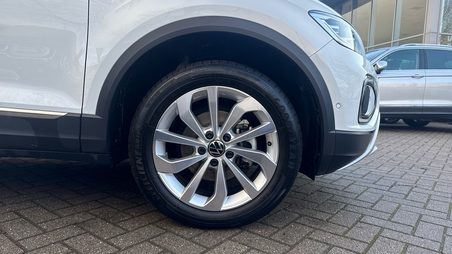 Used Volkswagen T-Roc 2023 for sale - 77245405: Photo 5